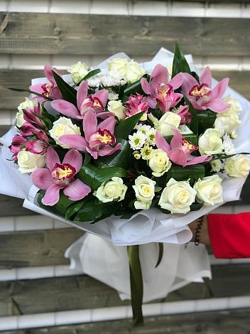 Букет цветов из: Розы и Хризантемы в Ачите