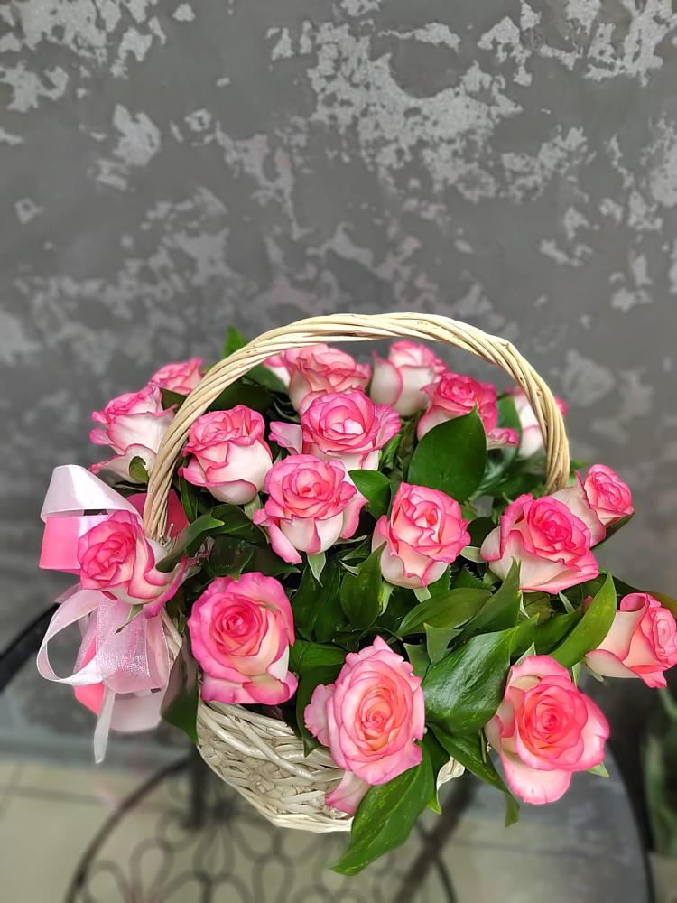 Цветочная композиция из Розы в корзине в Ачите