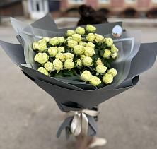 Букет Белые кустовые розы Солинеро в Ачите