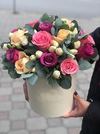 Цветочная композиция из Розы в шляпной коробке в Ачите