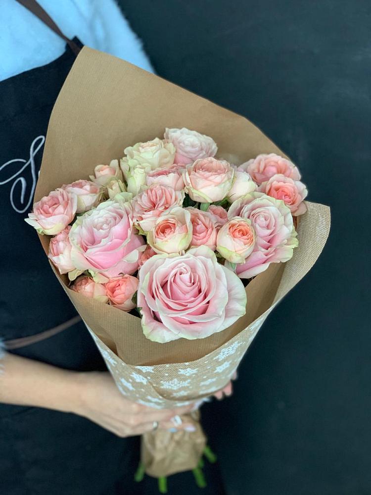 Букет цветов из: Хризантемы и Розы в Ачите