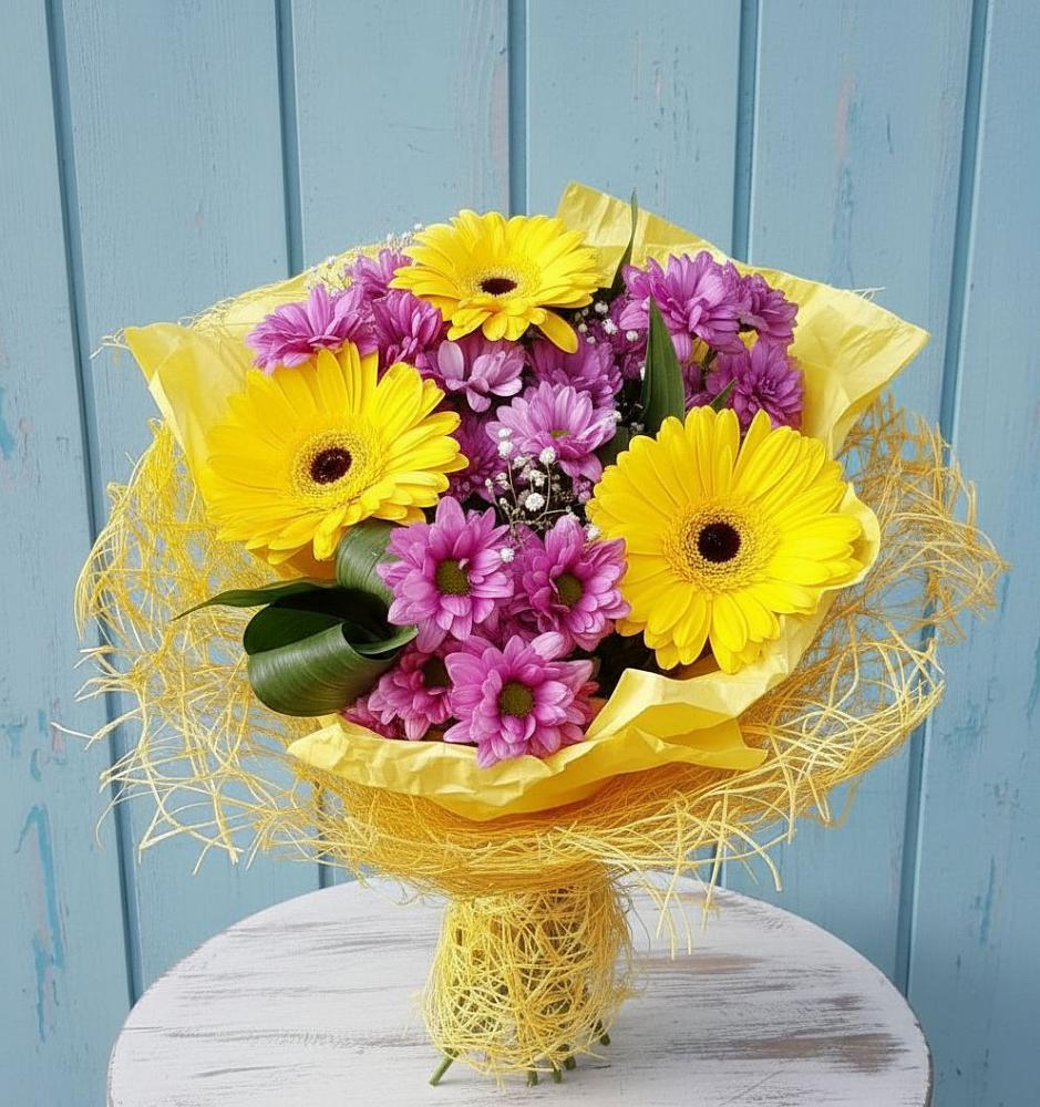 Букет цветов из: Хризантемы и Герберы в Ачите