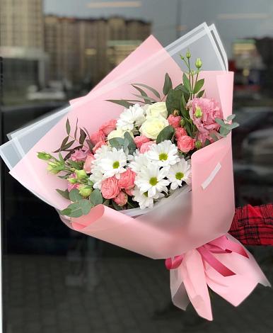 Букет цветов из: Розы, Лизиантусы и Хризантемы в Ачите
